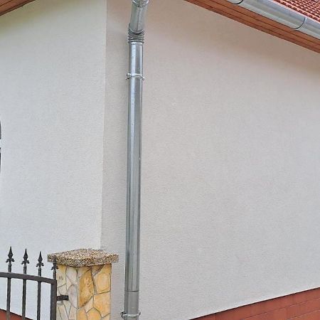 Manipura Szemenyecsörnye Exterior foto