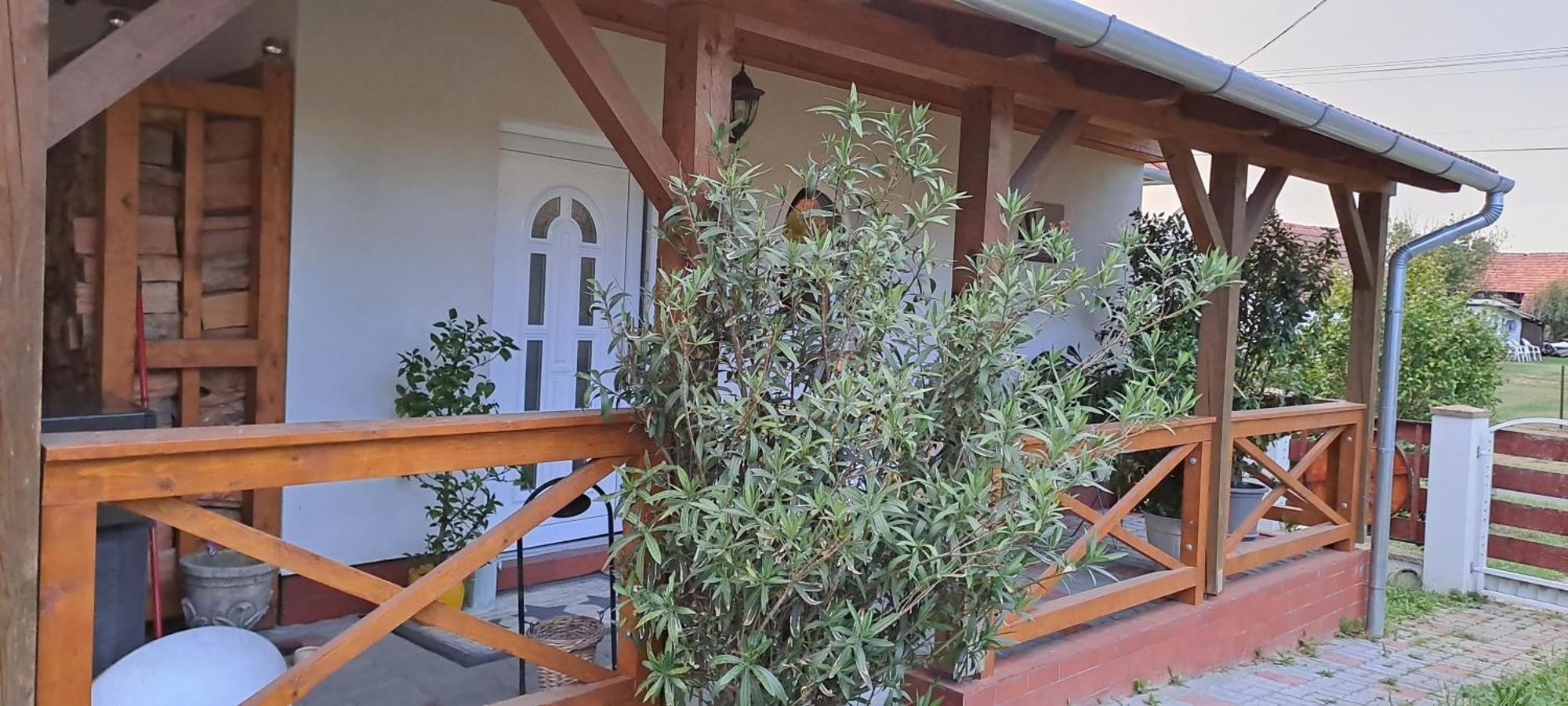 Manipura Szemenyecsörnye Exterior foto