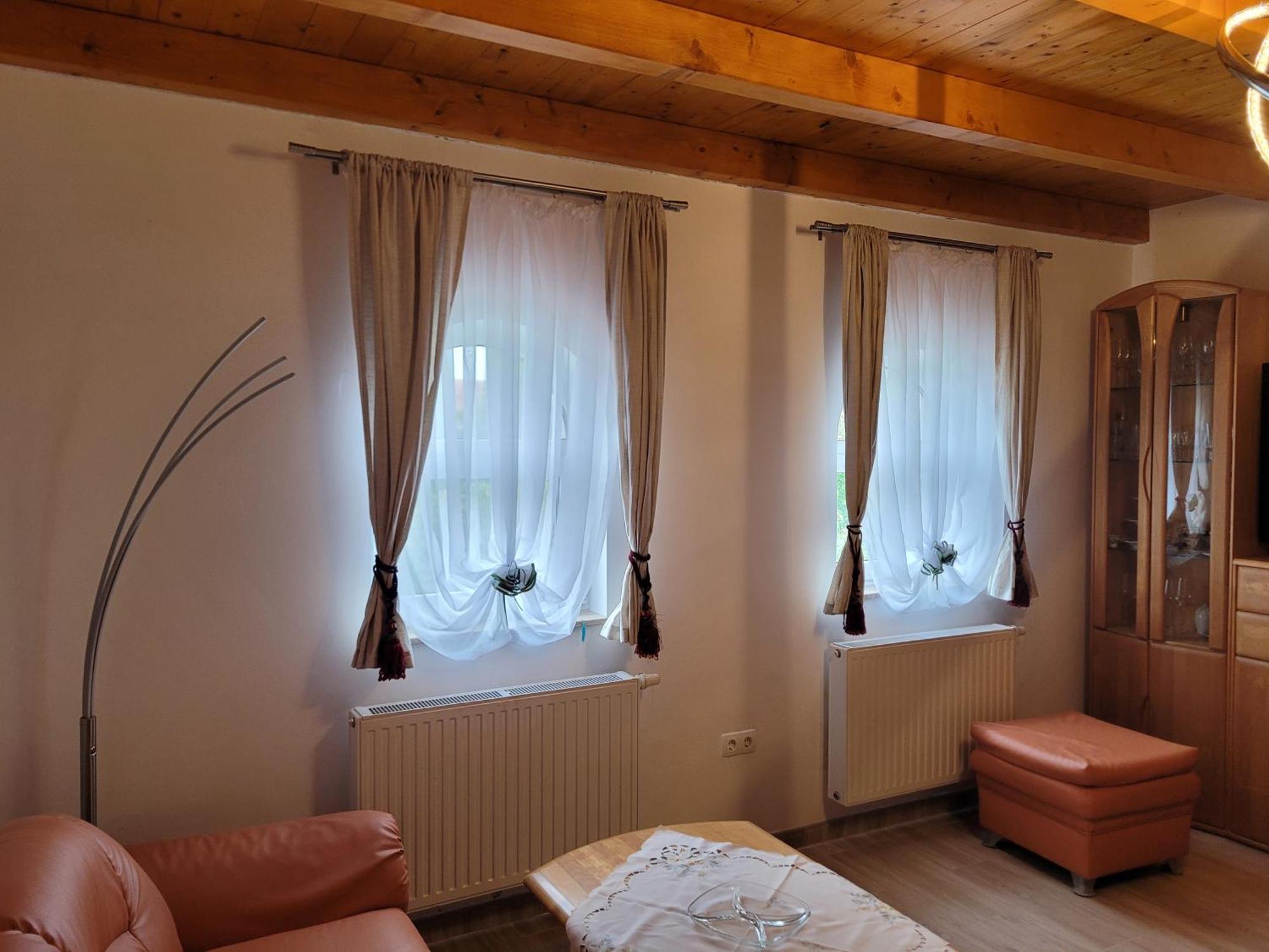 Manipura Szemenyecsörnye Exterior foto